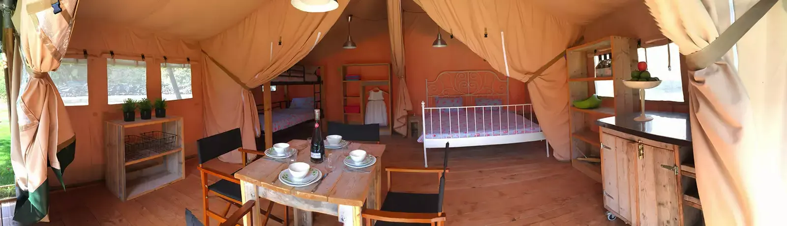 Tente toile & bois toute équippée