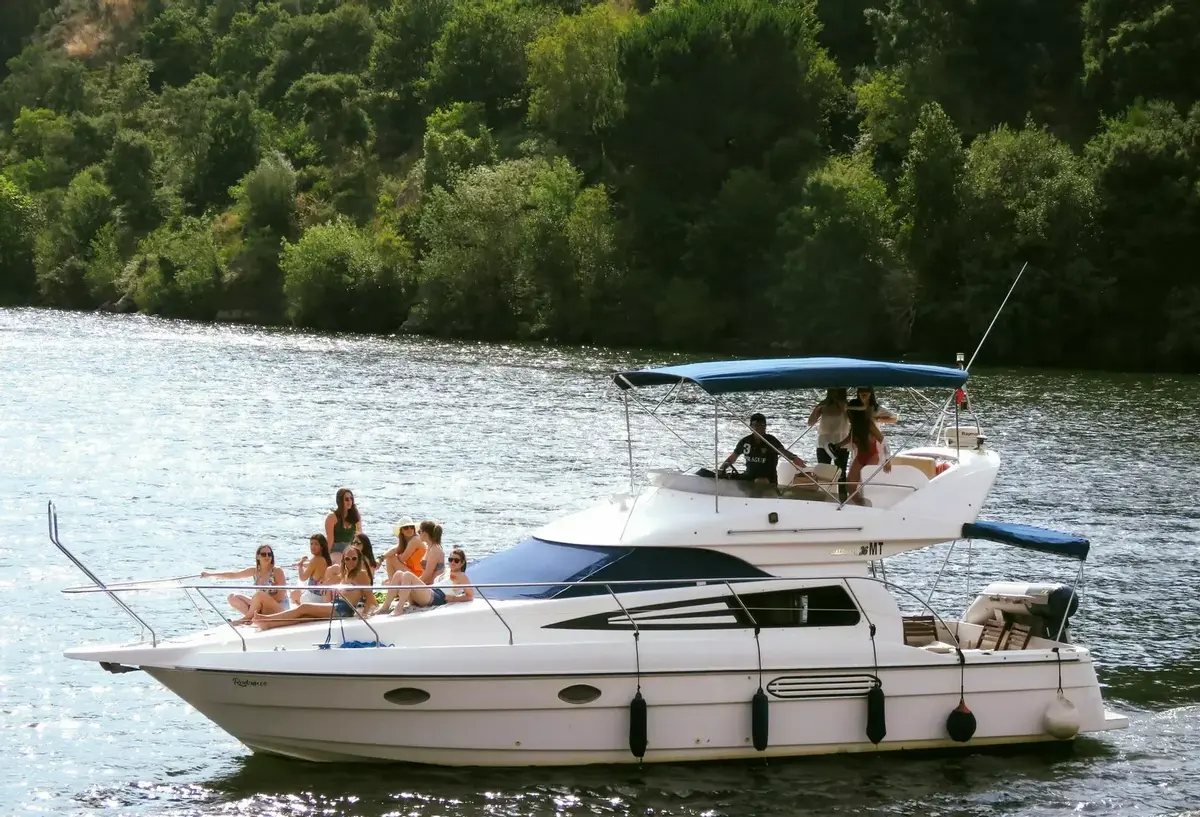 AquaDouro - Yacht Radames - sleep boat experience 