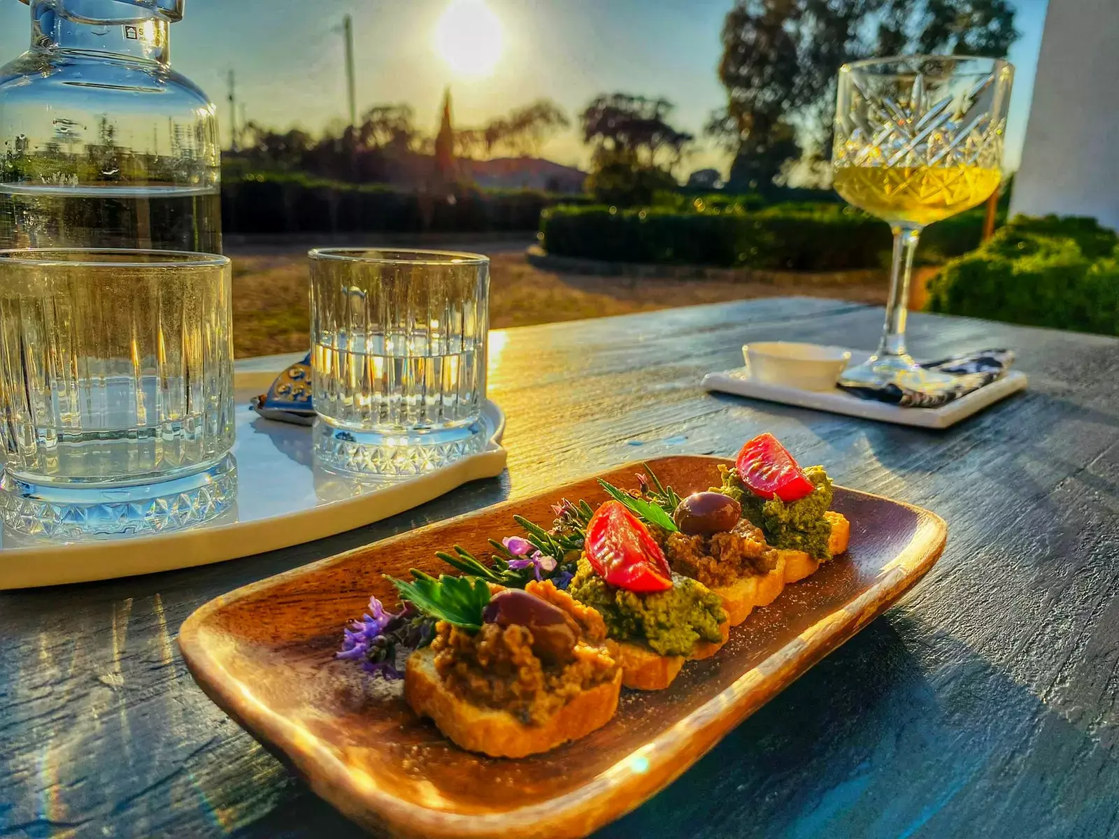 HFR - Wine & "Petiscos"Campers Lounge