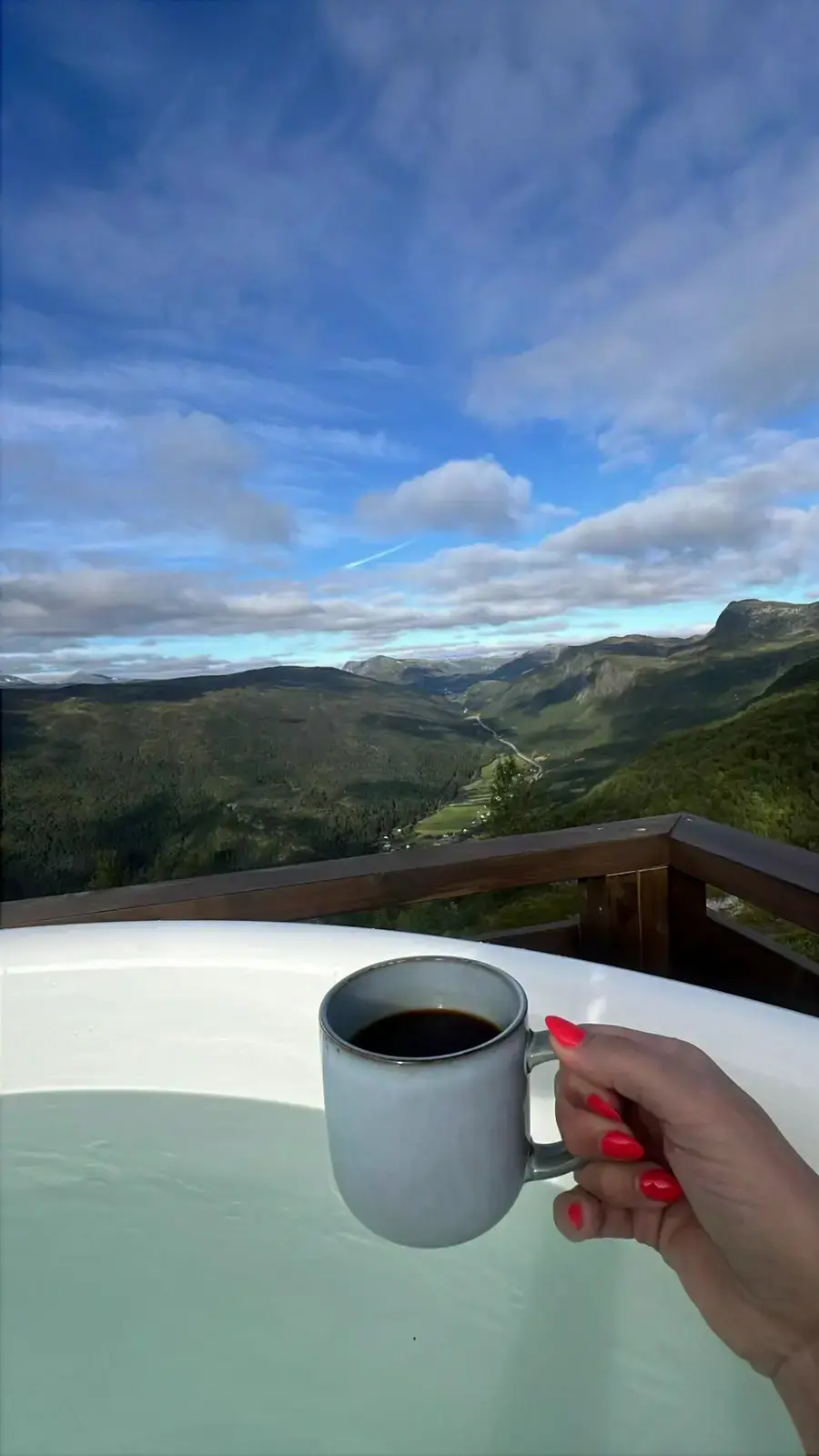 Fjellbris - Unik glampingopplevelse med badestamp. Norges mest populære Arctic dome 2024