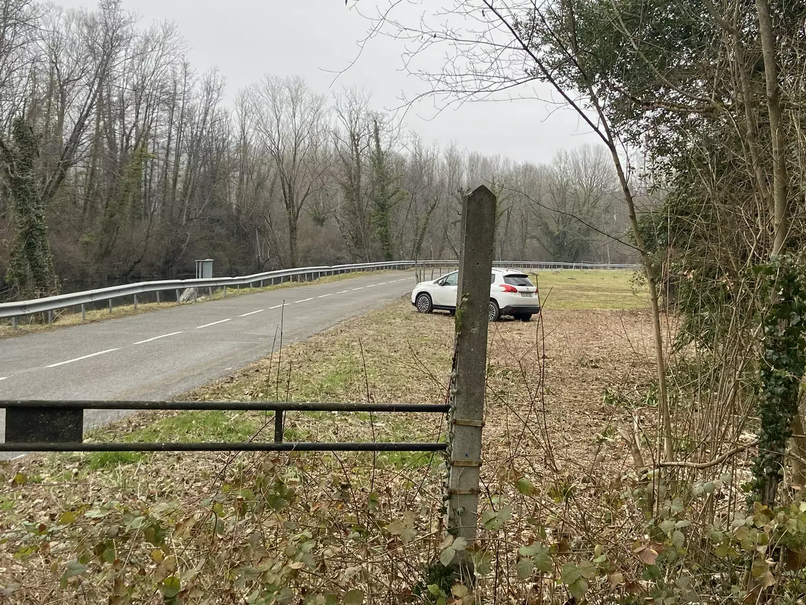 Terrain au Bord du Canal de Savière