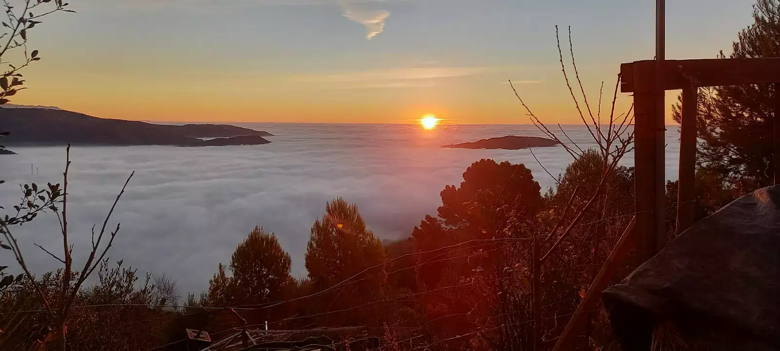 Espacio offgrid bien situado con vistas al mar