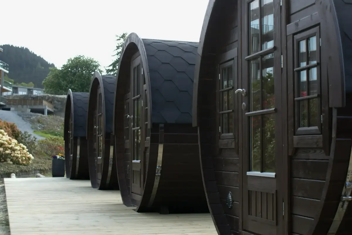 Sleeping barrel lodge